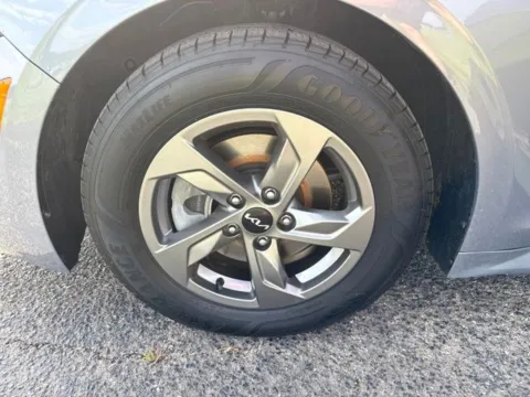 More photos of 2022 Kia K5 LXS at Taylor Automotive, TN