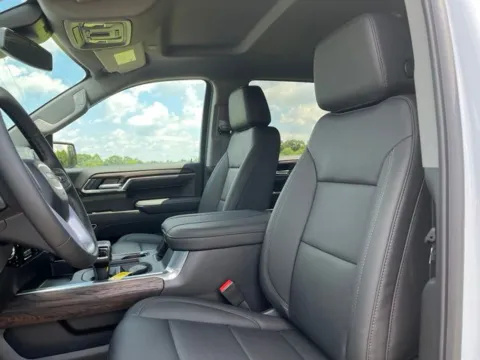 More photos of 2026 GMC Sierra 1500 SLT at Taylor Automotive, TN