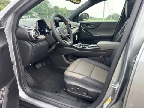 More photos of 2027 Chevrolet Equinox LT at Taylor Automotive, TN