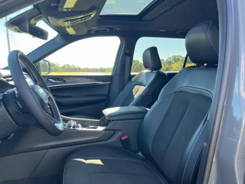 More photos of 2027 Jeep Grand Cherokee L Laredo Altitude at Taylor Automotive, TN
