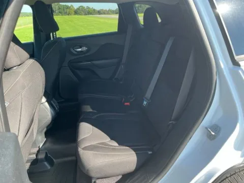 More photos of 2016 Jeep Cherokee Latitude at Taylor Automotive, TN