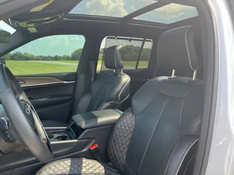 More photos of 2025 Jeep Grand Cherokee Summit at Taylor Automotive, TN