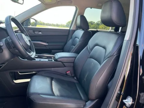 More photos of 2025 Nissan Pathfinder SL at Taylor Automotive, TN