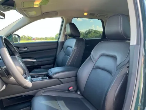 More photos of 2025 Nissan Pathfinder SL at Taylor Automotive, TN