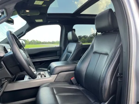 More photos of 2021 Ford Expedition XLT at Taylor Automotive, TN