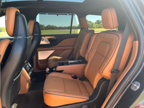 More photos of 2023 Lincoln Aviator Black Label at Taylor Automotive, TN