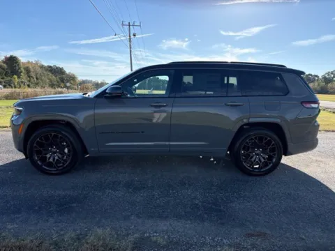 Photos of 2027 Jeep Grand Cherokee L Summit for sale in Martin, TN at Taylor Automotive