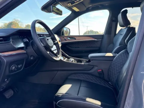 More photos of 2027 Jeep Grand Cherokee L Summit at Taylor Automotive, TN