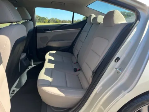 More photos of 2017 Hyundai Elantra SE at Taylor Automotive, TN