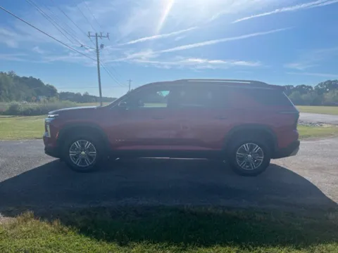 Photos of 2027 Chevrolet Traverse LT for sale in Martin, TN at Taylor Automotive
