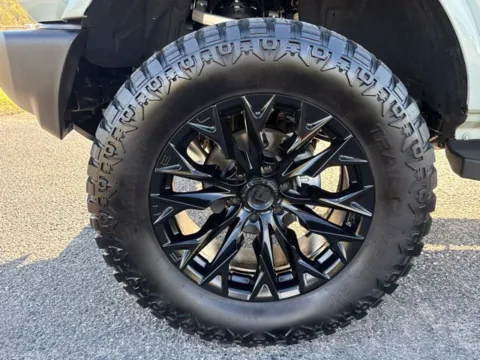 More photos of 2024 Ford Bronco Outer Banks at Taylor Automotive, TN