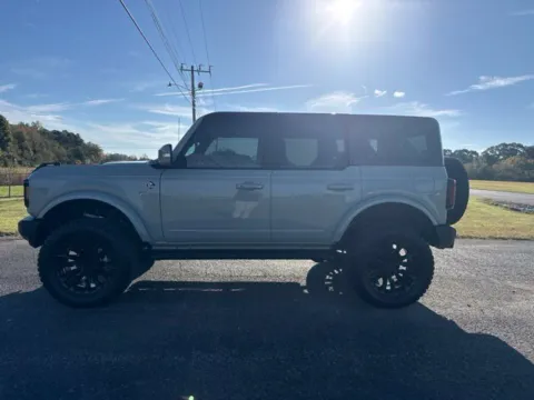 Photos of 2024 Ford Bronco Outer Banks for sale in Martin, TN at Taylor Automotive