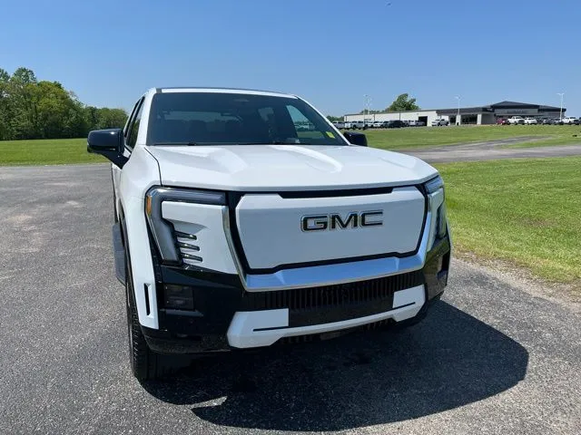 2025 GMC Sierra EV Denali - Photo 18