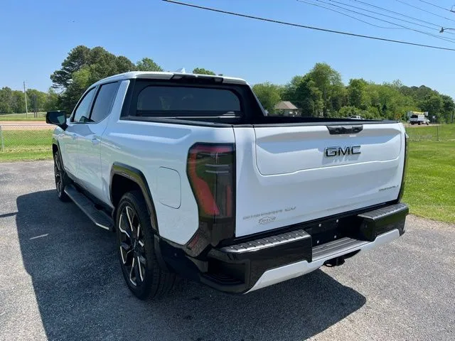 2025 GMC Sierra EV Denali - Photo 13