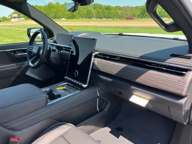 2025 GMC Sierra EV Denali - Photo 20
