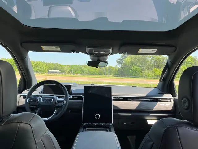 2025 GMC Sierra EV Denali - Photo 24