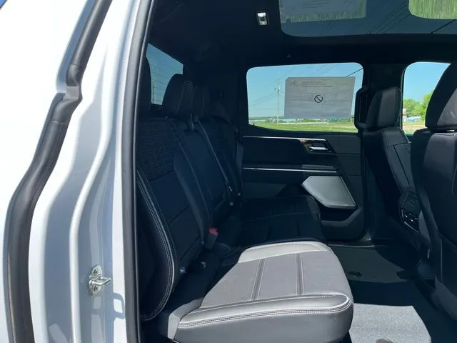 2025 GMC Sierra EV Denali - Photo 22