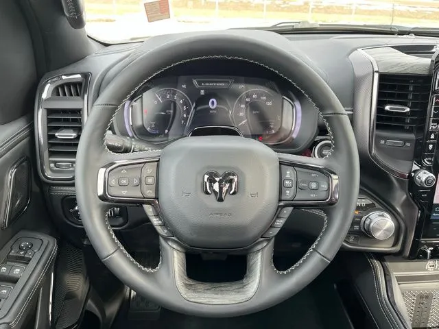 2025 RAM 1500 Limited - Photo 32
