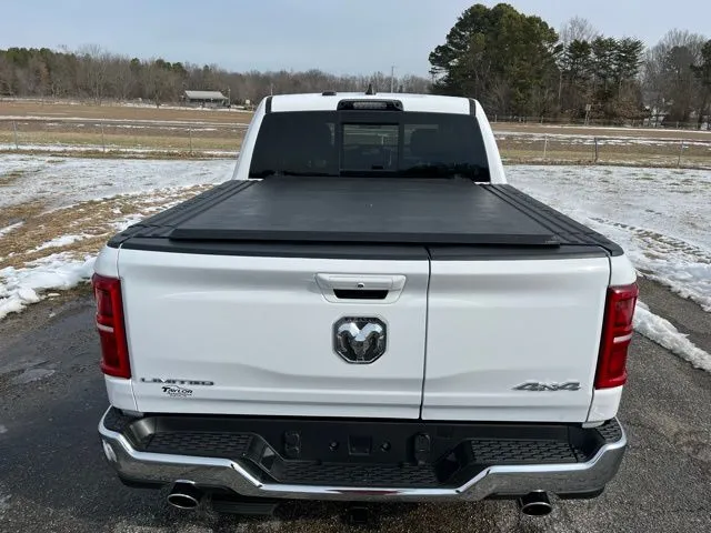 2025 RAM 1500 Limited - Photo 18