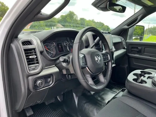 2025 RAM 2500 Tradesman - Photo 25