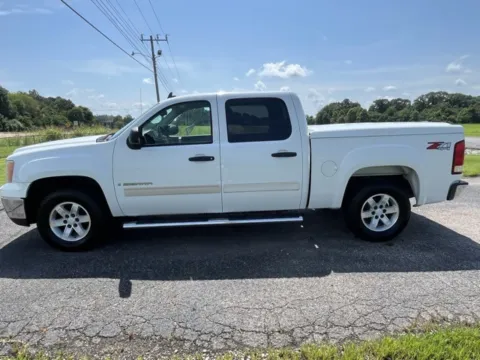 Photos of 2009 GMC Sierra 1500 SLE for sale in Martin, TN at Taylor Automotive