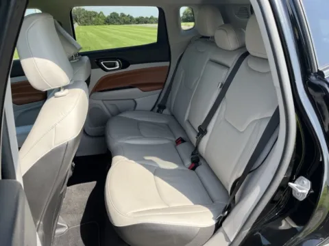 More photos of 2022 Jeep Compass Limited at Taylor Automotive, TN
