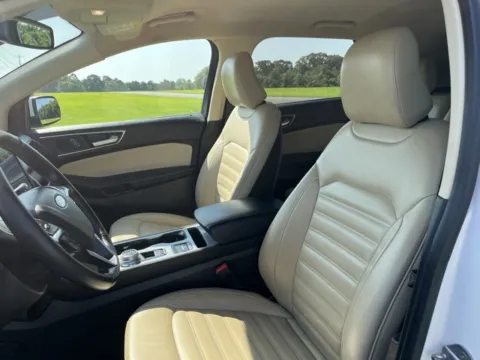 More photos of 2021 Ford Edge SEL at Taylor Automotive, TN