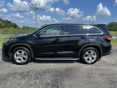Photos of 2019 Toyota Highlander for sale in Martin, TN at Taylor Automotive