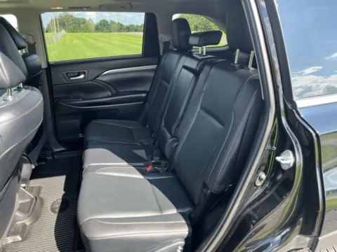 More photos of 2019 Toyota Highlander at Taylor Automotive, TN