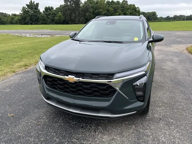 Gray 2025 Chevrolet Trax LT for sale in Martin, TN