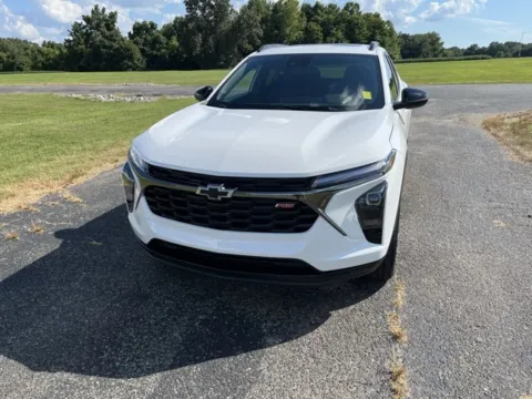 White 2025 Chevrolet Trax 2RS for sale in Martin, TN