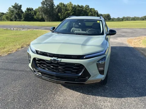 Green 2025 Chevrolet Trax ACTIV for sale in Martin, TN