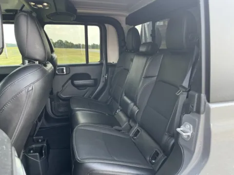 More photos of 2021 Jeep Gladiator Willys at Taylor Automotive, TN