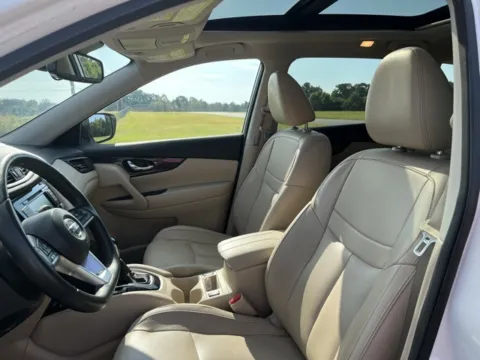 More photos of 2019 Nissan Rogue SL at Taylor Automotive, TN