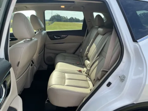 More photos of 2019 Nissan Rogue SL at Taylor Automotive, TN