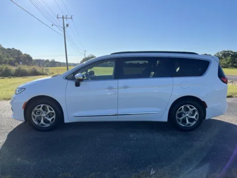 Photos of 2023 Chrysler Pacifica Limited for sale in Martin, TN at Taylor Automotive
