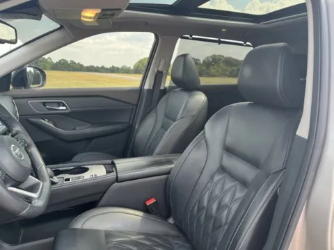 More photos of 2021 Nissan Rogue Platinum at Taylor Automotive, TN