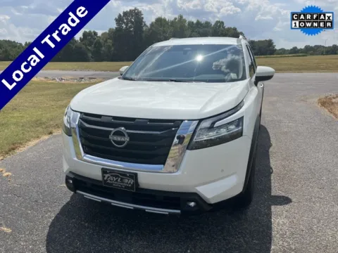 White 2023 Nissan Pathfinder SL for sale in Martin, TN