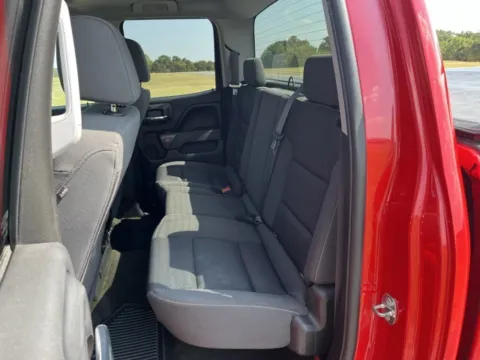 More photos of 2017 GMC Sierra 1500 SLE at Taylor Automotive, TN