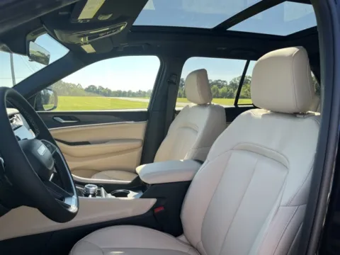 More photos of 2025 Jeep Grand Cherokee Limited at Taylor Automotive, TN