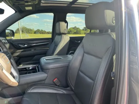More photos of 2021 GMC Yukon Denali at Taylor Automotive, TN