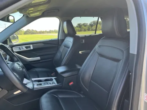 More photos of 2023 Ford Explorer Limited at Taylor Automotive, TN