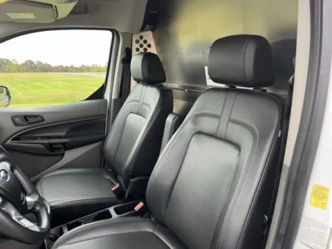 More photos of 2021 Ford Transit Connect XL at Taylor Automotive, TN