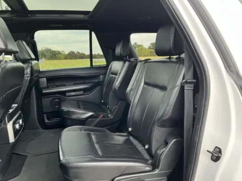 More photos of 2021 Ford Expedition Max XLT at Taylor Automotive, TN