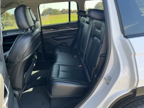 More photos of 2023 Jeep Grand Cherokee Limited at Taylor Automotive, TN