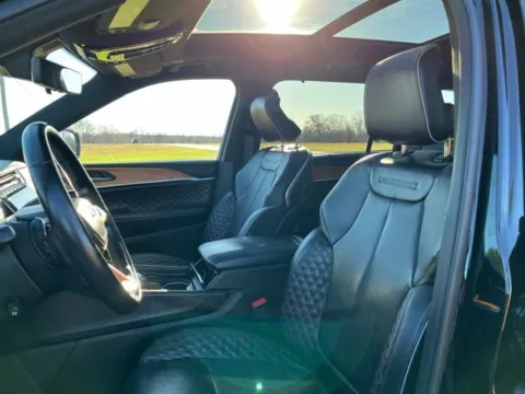 More photos of 2021 Jeep Grand Cherokee L Summit at Taylor Automotive, TN