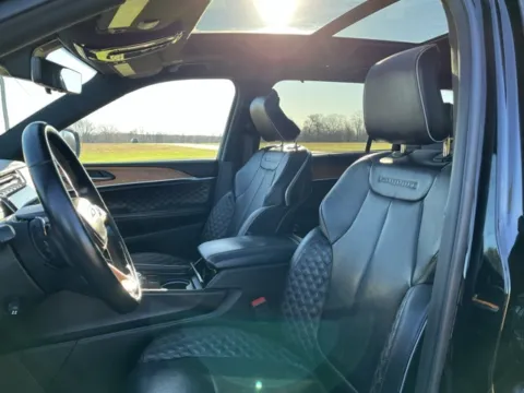 More photos of 2021 Jeep Grand Cherokee L Summit at Taylor Automotive, TN