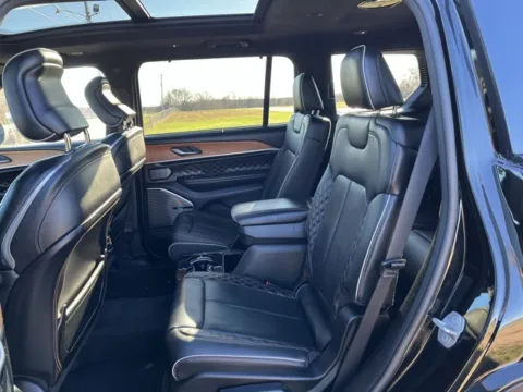 More photos of 2021 Jeep Grand Cherokee L Summit at Taylor Automotive, TN