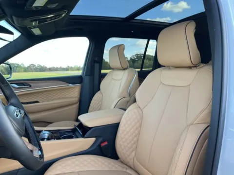 More photos of 2025 Jeep Grand Cherokee Summit at Taylor Automotive, TN