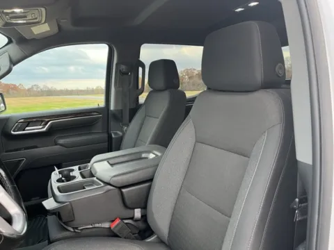 More photos of 2025 GMC Sierra 1500 SLE at Taylor Automotive, TN